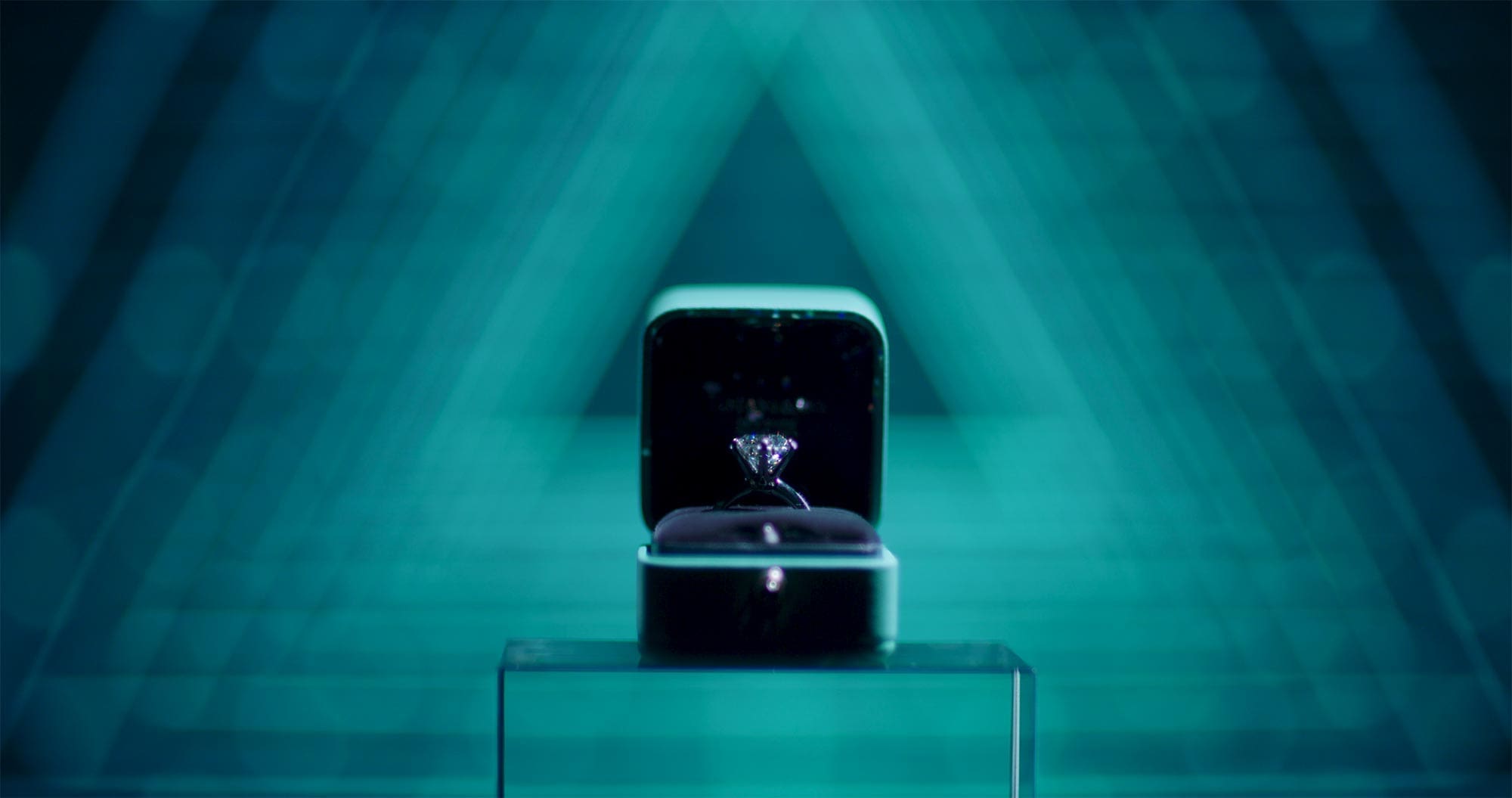 Tiffany: Modern Love - Valentine's Day 2021 Window Campaign Film