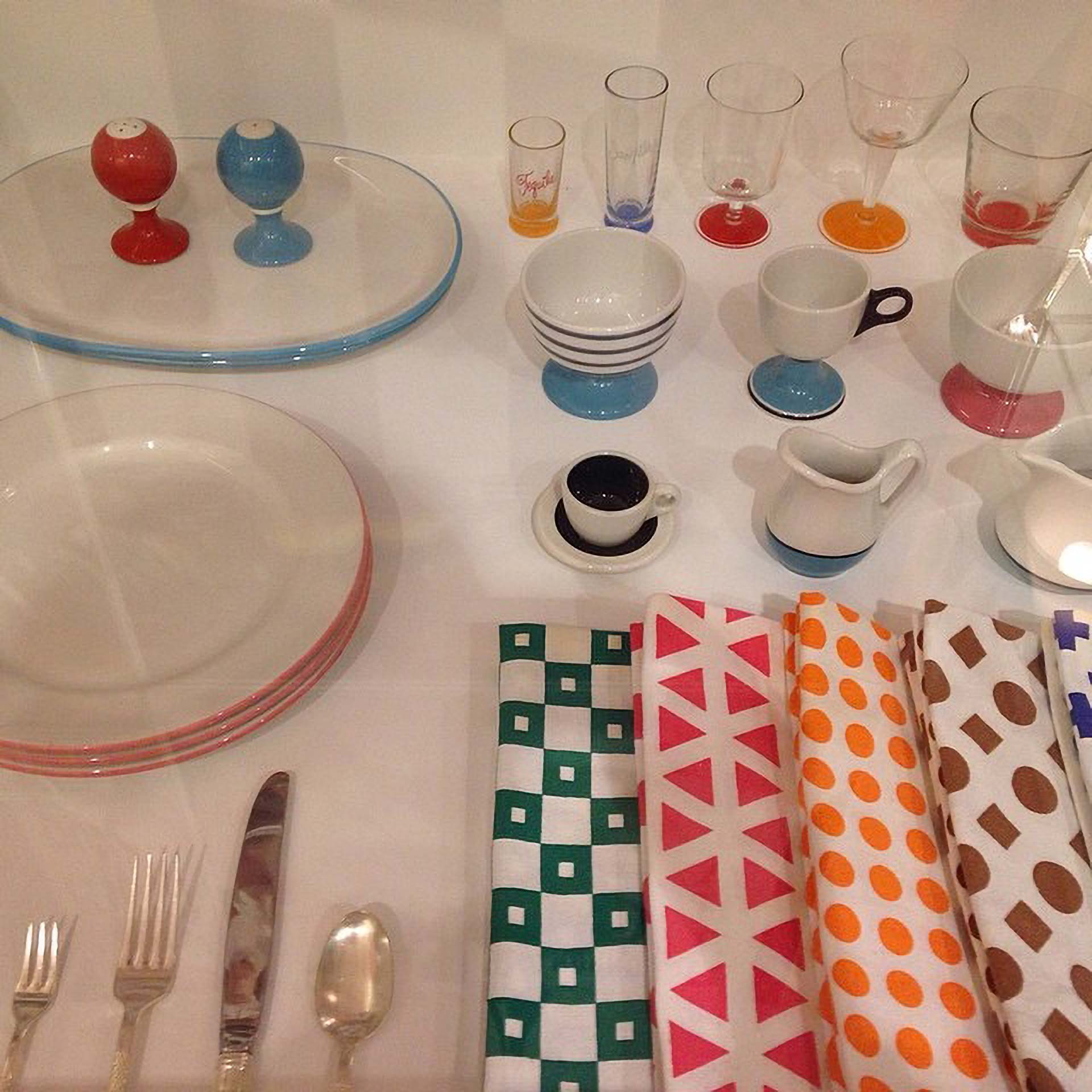Tableware and napkins designed by Alexander Girard for the La Fonda del Sol restaurant