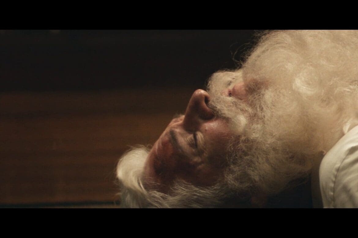 Coach: Santa Shakedown (Subtitle / Translations)